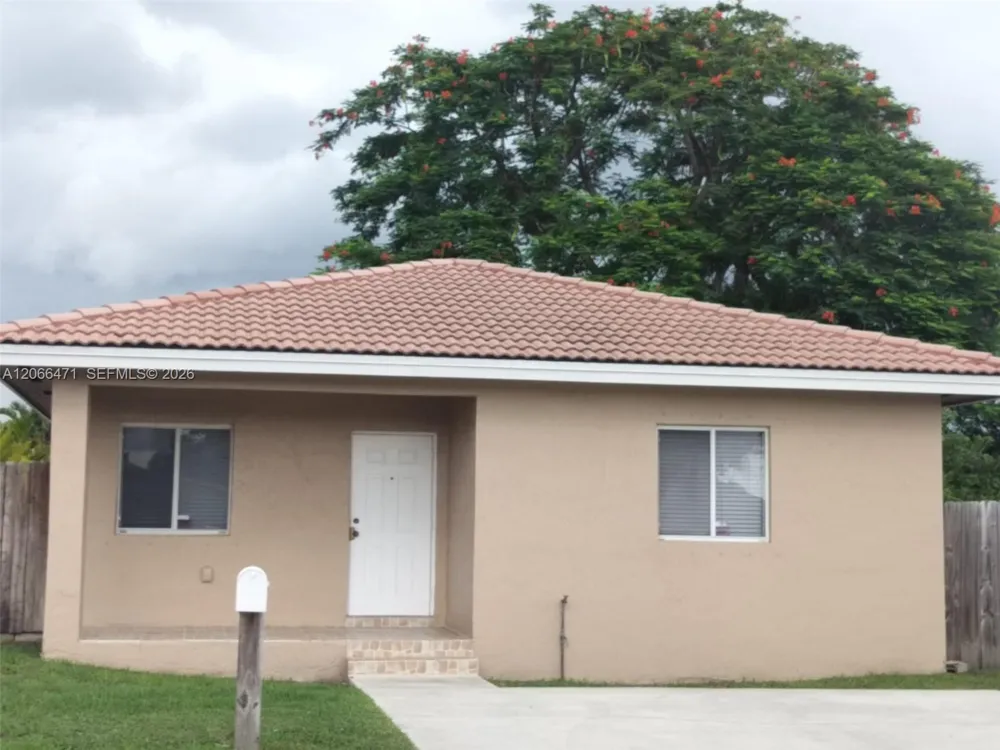11705 SW 184 ST Miami, FL 33177