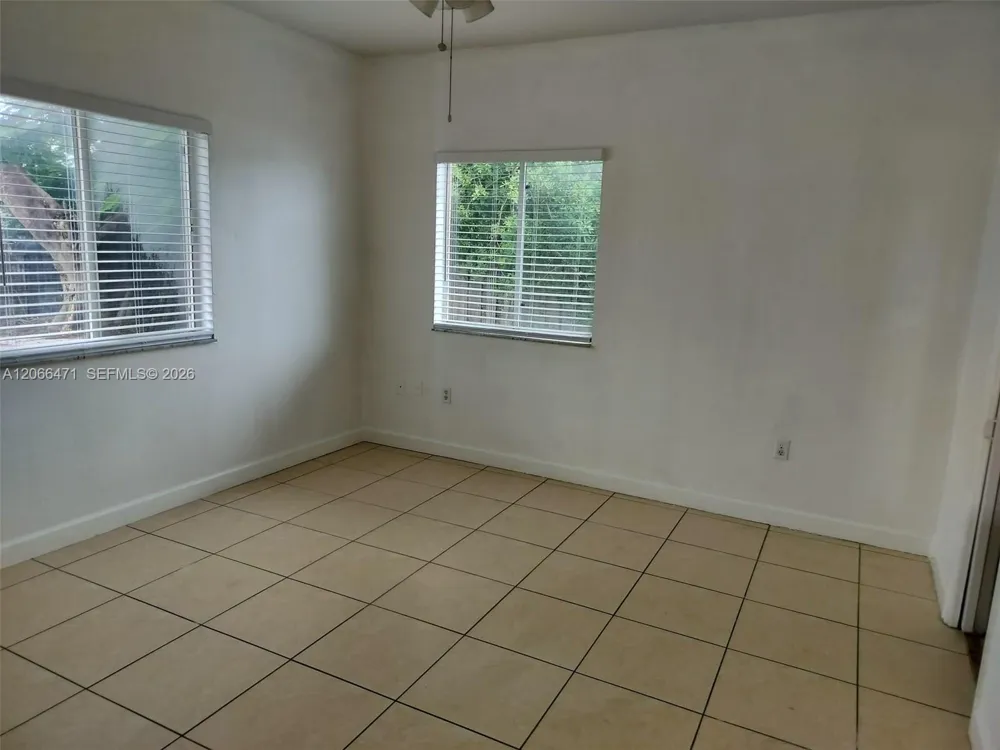 11705 SW 184 ST Miami, FL 33177