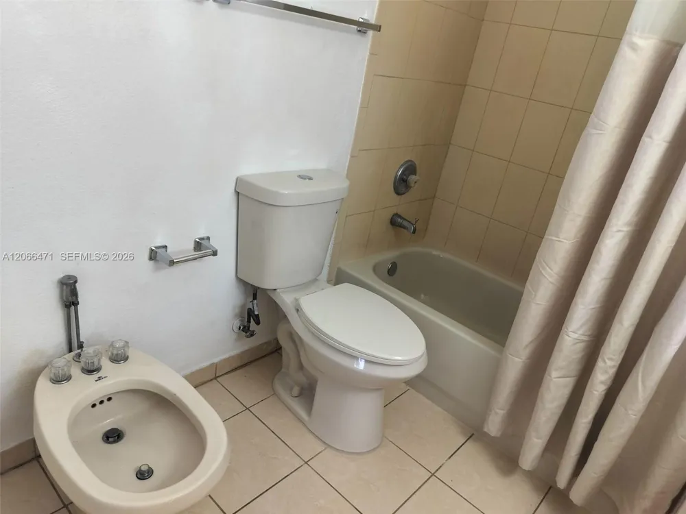 11705 SW 184 ST Miami, FL 33177