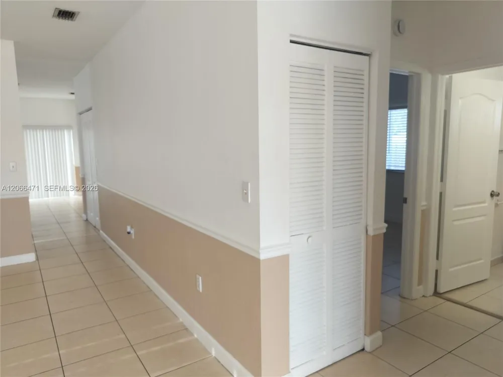 11705 SW 184 ST Miami, FL 33177