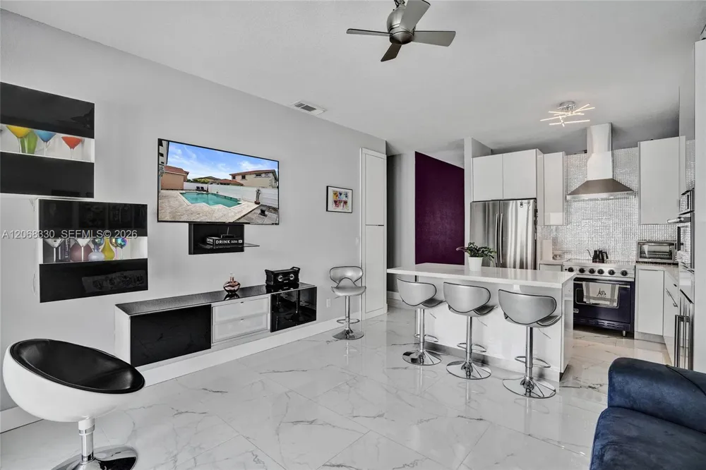 8816 NW 149th Ter Miami Lakes, FL 33018