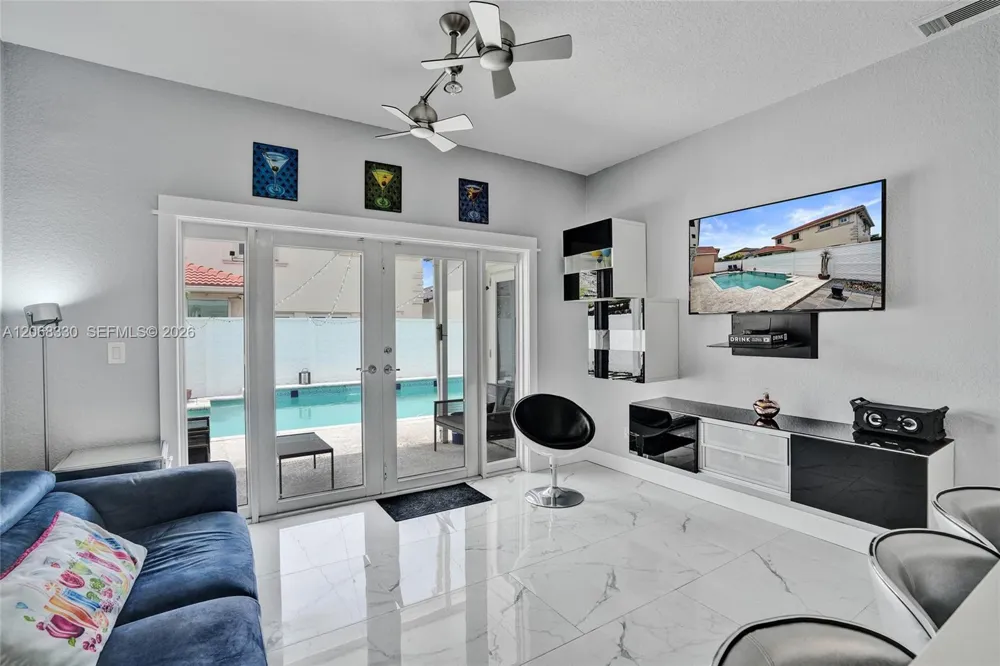 8816 NW 149th Ter Miami Lakes, FL 33018