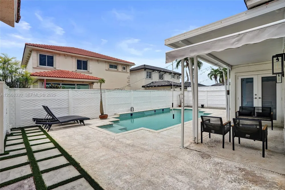 8816 NW 149th Ter Miami Lakes, FL 33018
