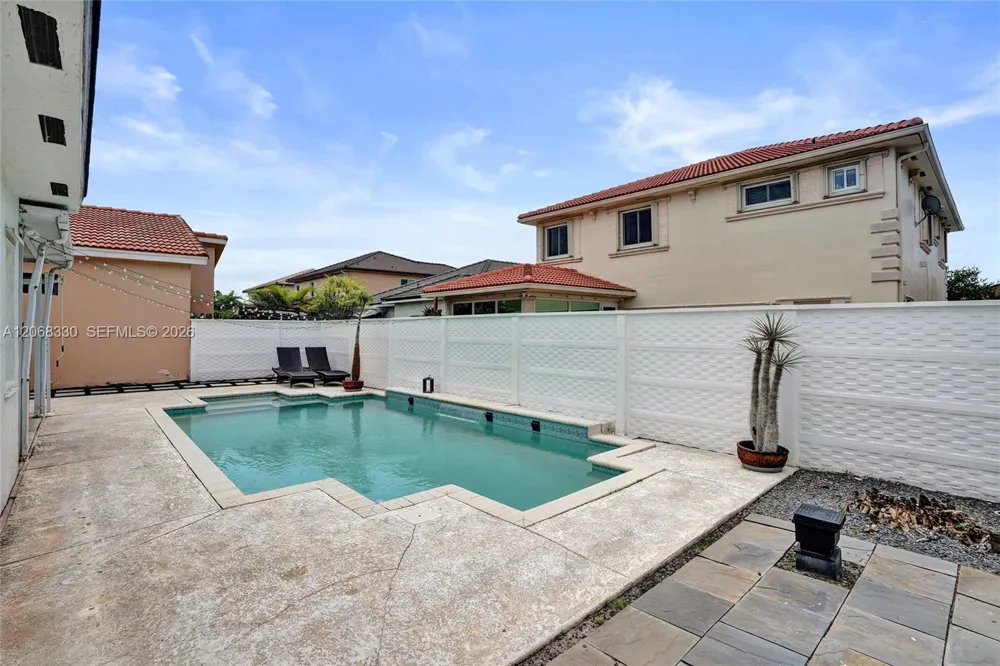 8816 NW 149th Ter Miami Lakes, FL 33018