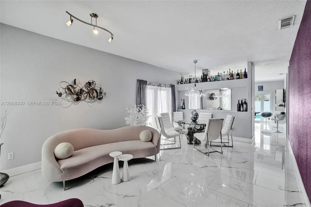8816 NW 149th Ter Miami Lakes, FL 33018