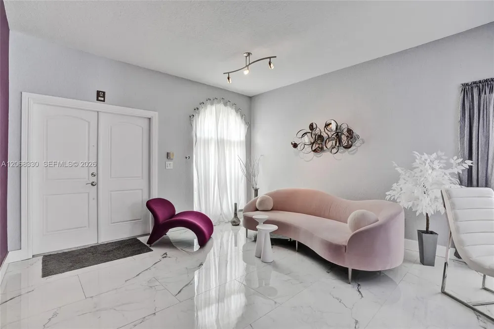 8816 NW 149th Ter Miami Lakes, FL 33018