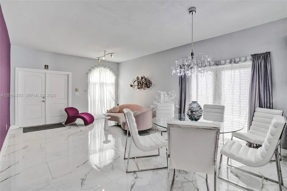8816 NW 149th Ter Miami Lakes, FL 33018