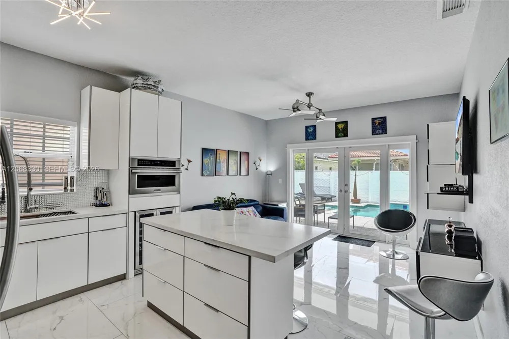 8816 NW 149th Ter Miami Lakes, FL 33018