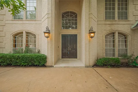 1123 Horseshoe Drive