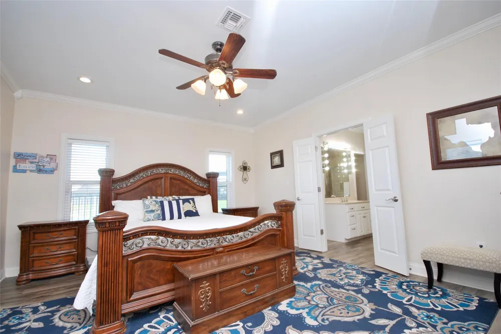 102 Smith Cove Road Rockport, TX 78382