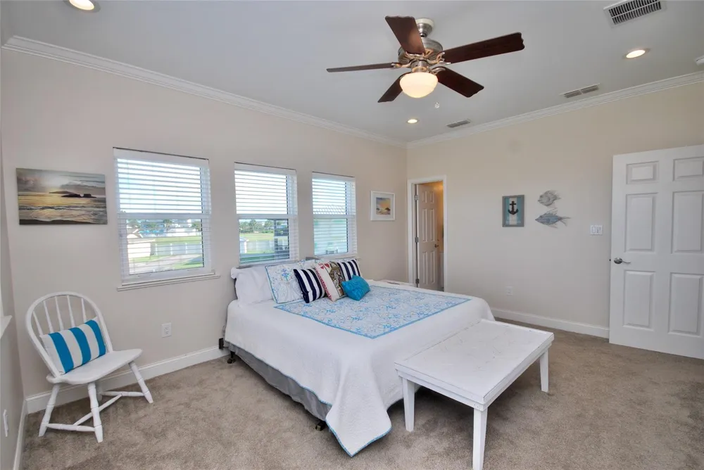 102 Smith Cove Road Rockport, TX 78382