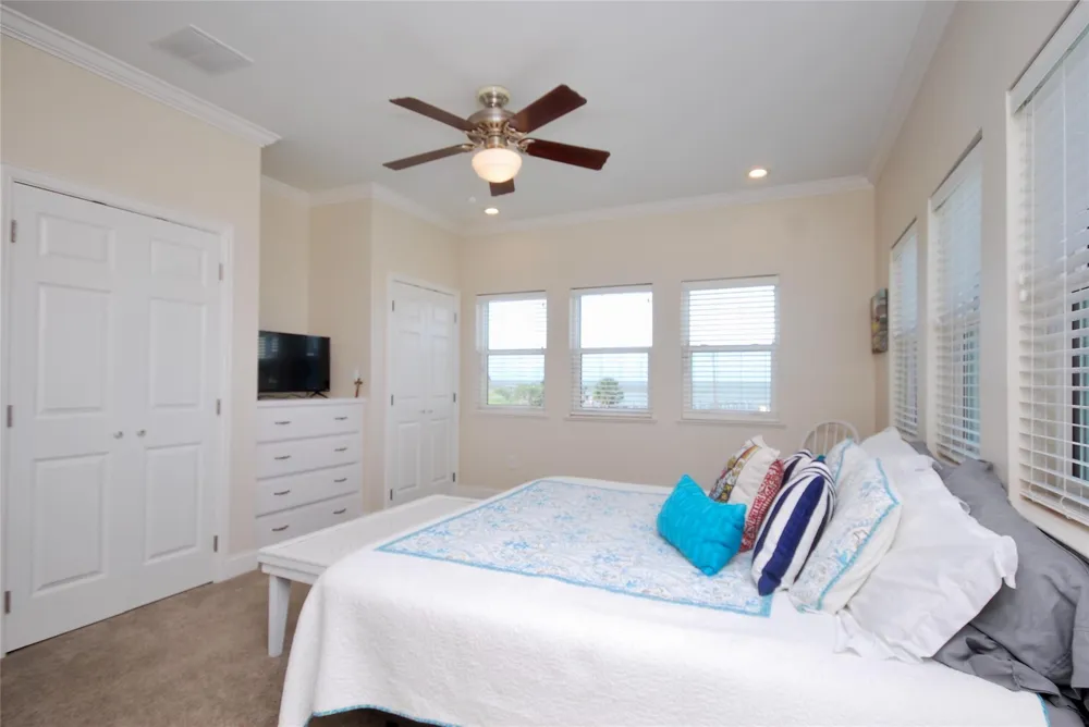 102 Smith Cove Road Rockport, TX 78382