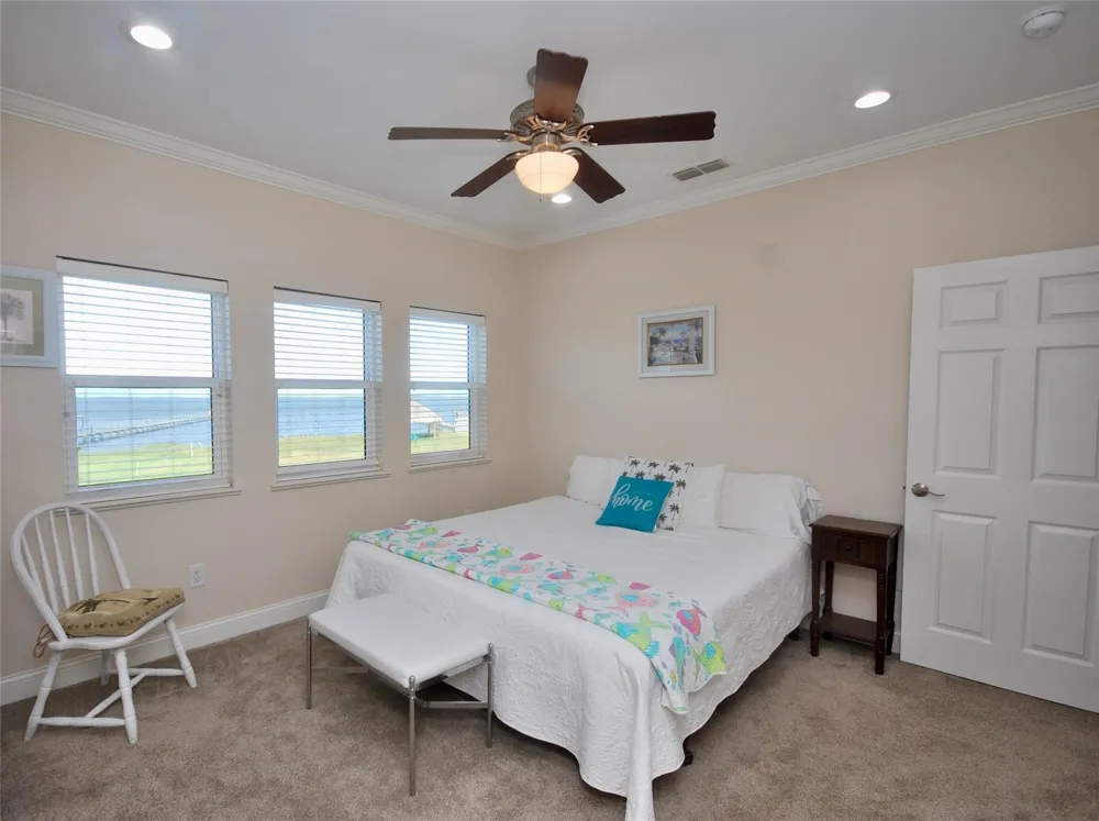 102 Smith Cove Road Rockport, TX 78382