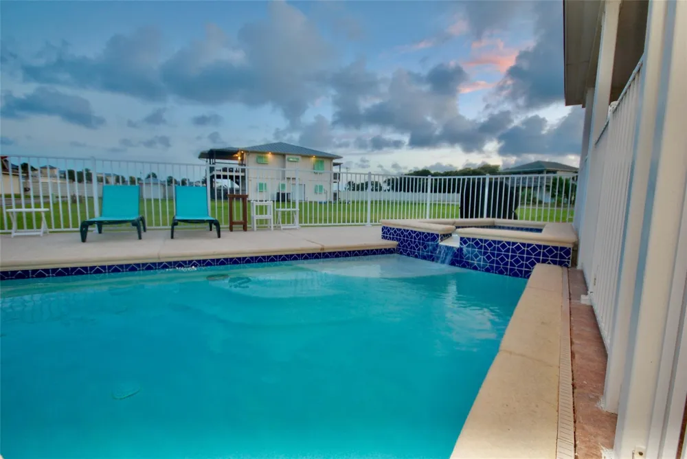 102 Smith Cove Road Rockport, TX 78382