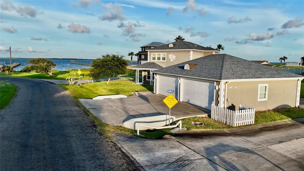 102 Smith Cove Road Rockport, TX 78382