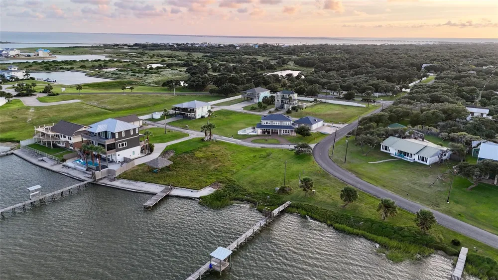 102 Smith Cove Road Rockport, TX 78382