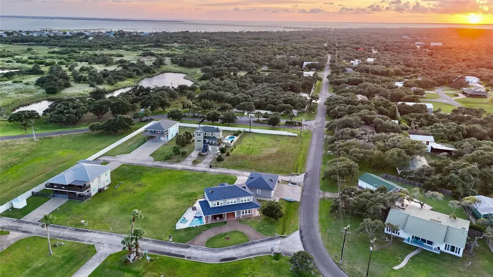102 Smith Cove Road Rockport, TX 78382