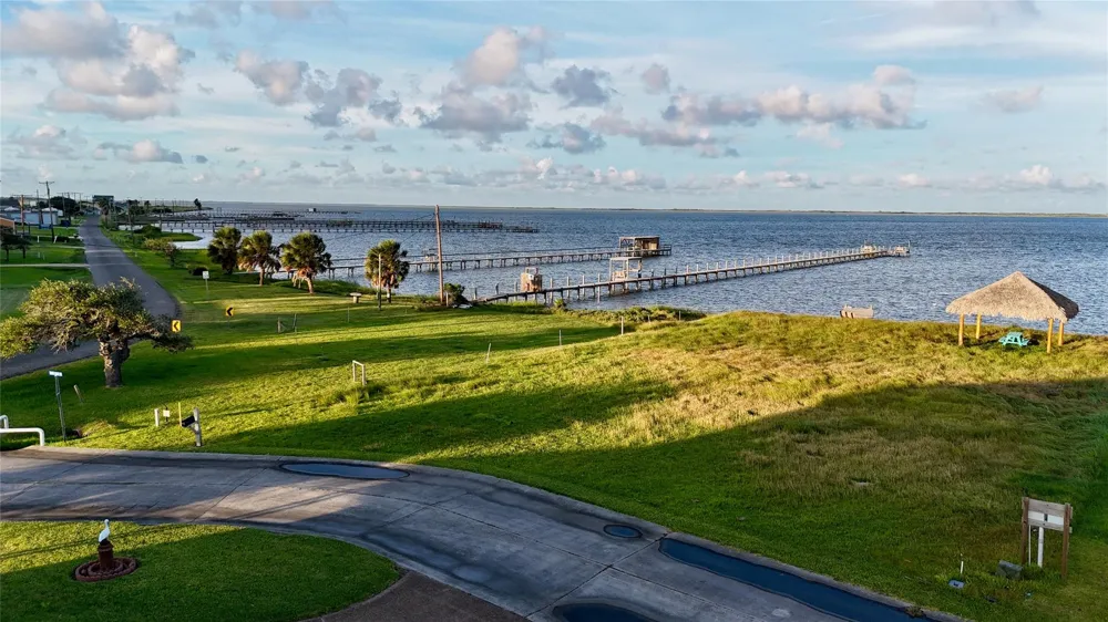 102 Smith Cove Road Rockport, TX 78382