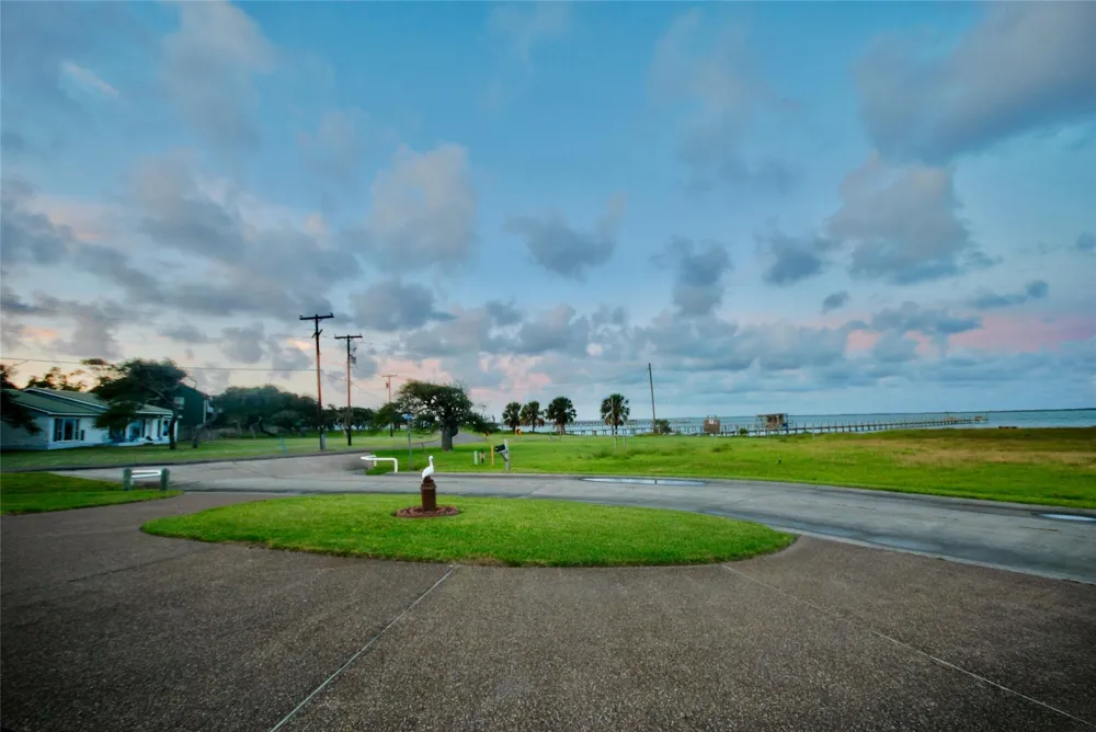 102 Smith Cove Road Rockport, TX 78382