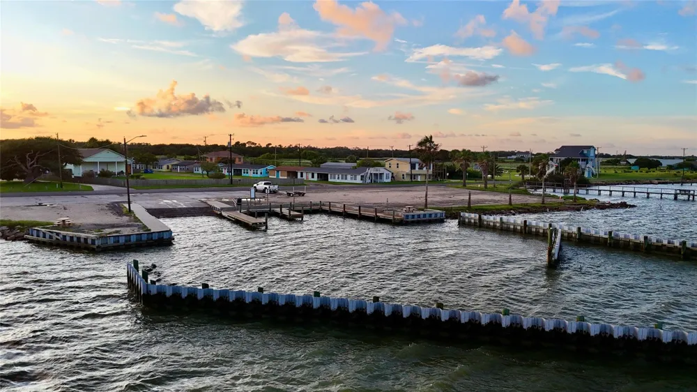 102 Smith Cove Road Rockport, TX 78382