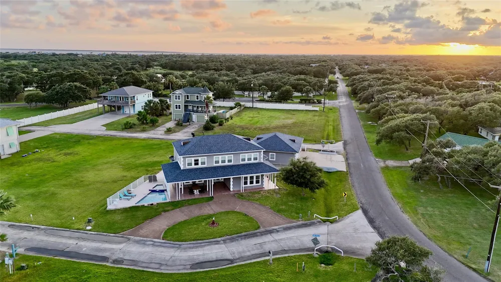 102 Smith Cove Road Rockport, TX 78382