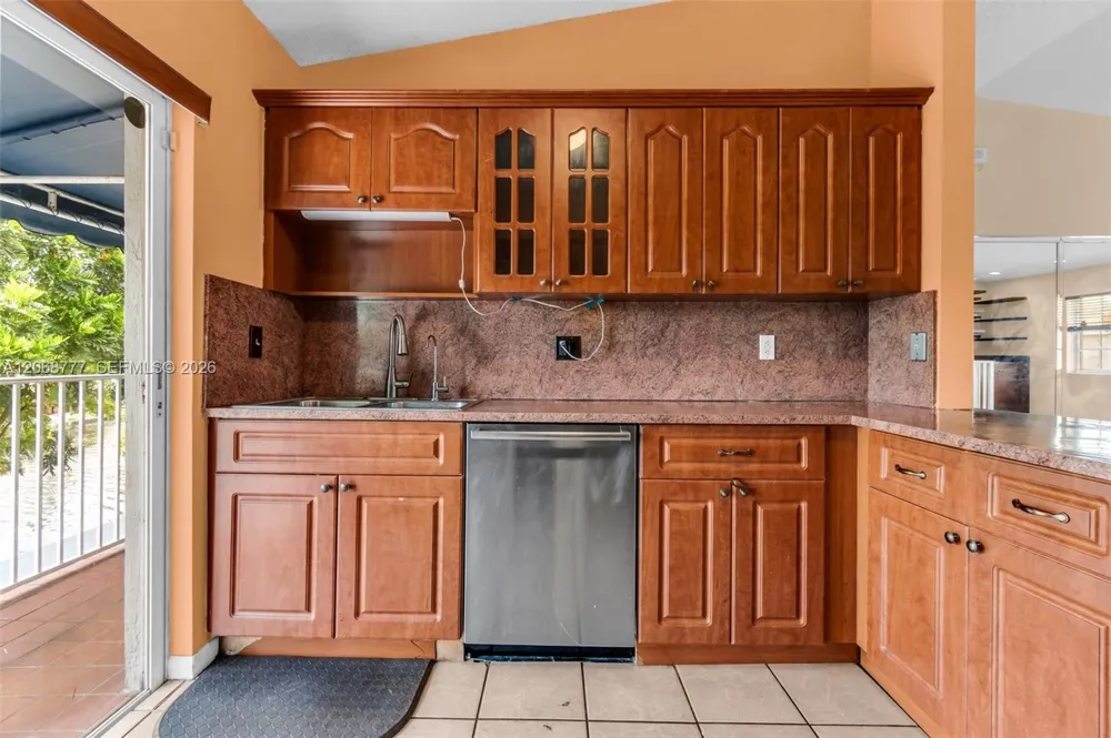 7070 NW 173rd Dr #304 Hialeah, FL 33015