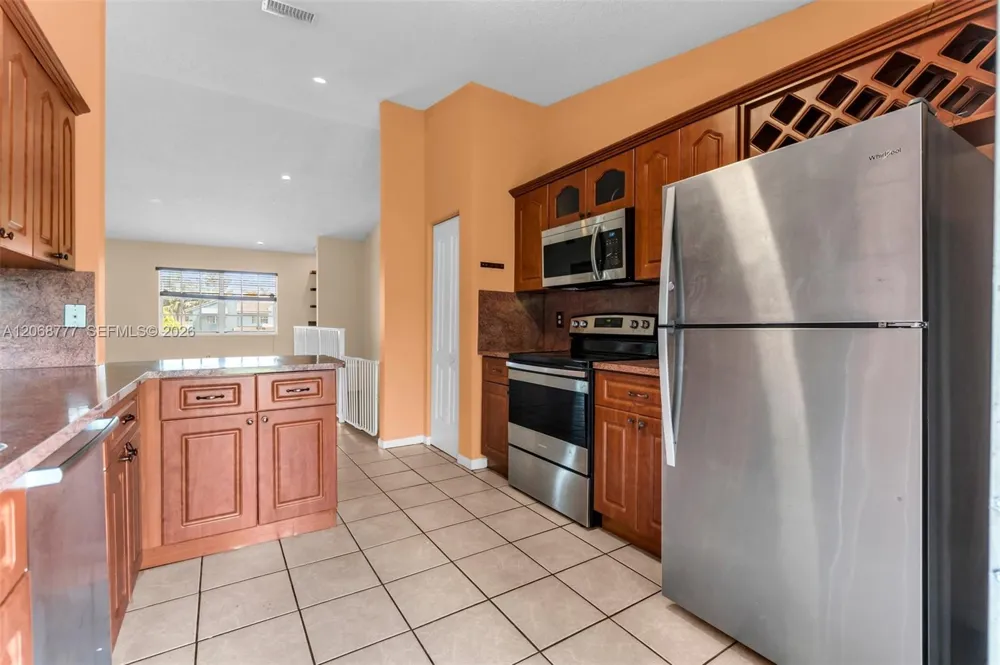 7070 NW 173rd Dr #304 Hialeah, FL 33015