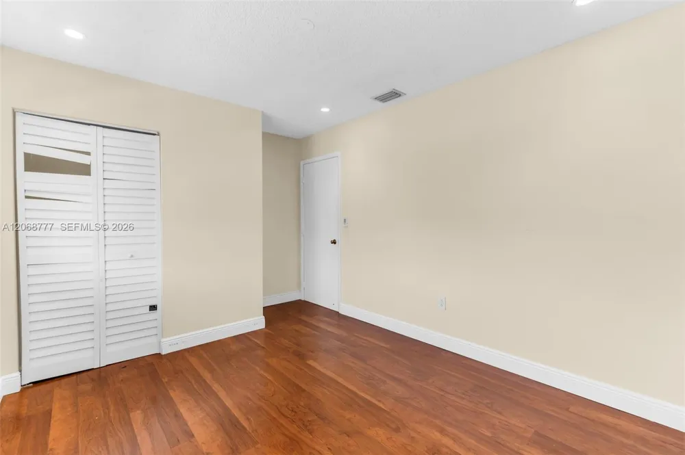 7070 NW 173rd Dr #304 Hialeah, FL 33015