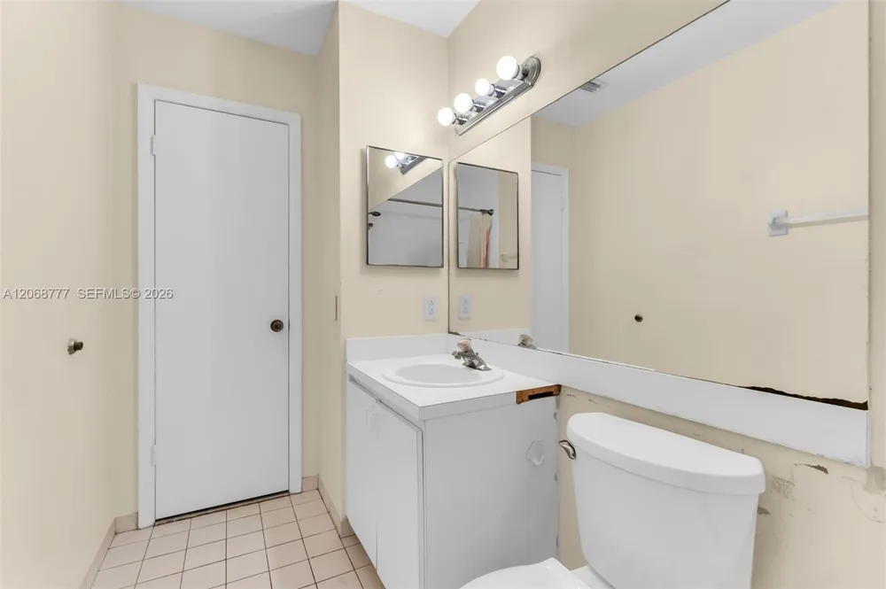 7070 NW 173rd Dr #304 Hialeah, FL 33015