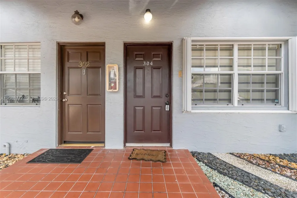 7070 NW 173rd Dr #304 Hialeah, FL 33015