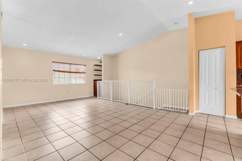 7070 NW 173rd Dr #304 Hialeah, FL 33015