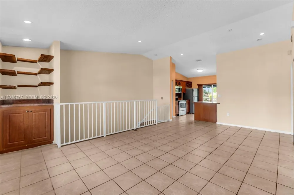 7070 NW 173rd Dr #304 Hialeah, FL 33015