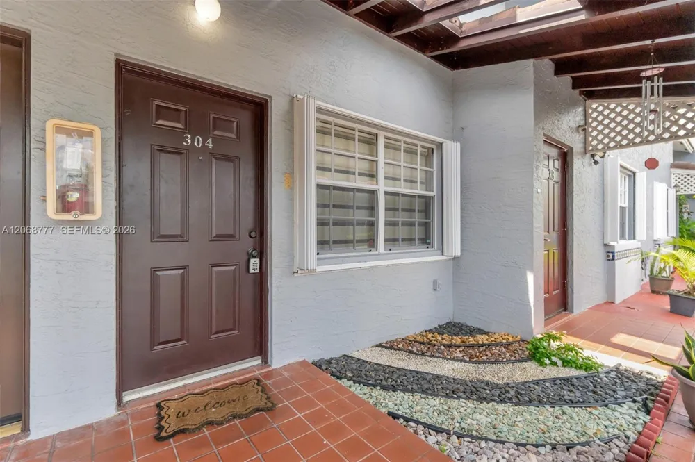 7070 NW 173rd Dr #304 Hialeah, FL 33015