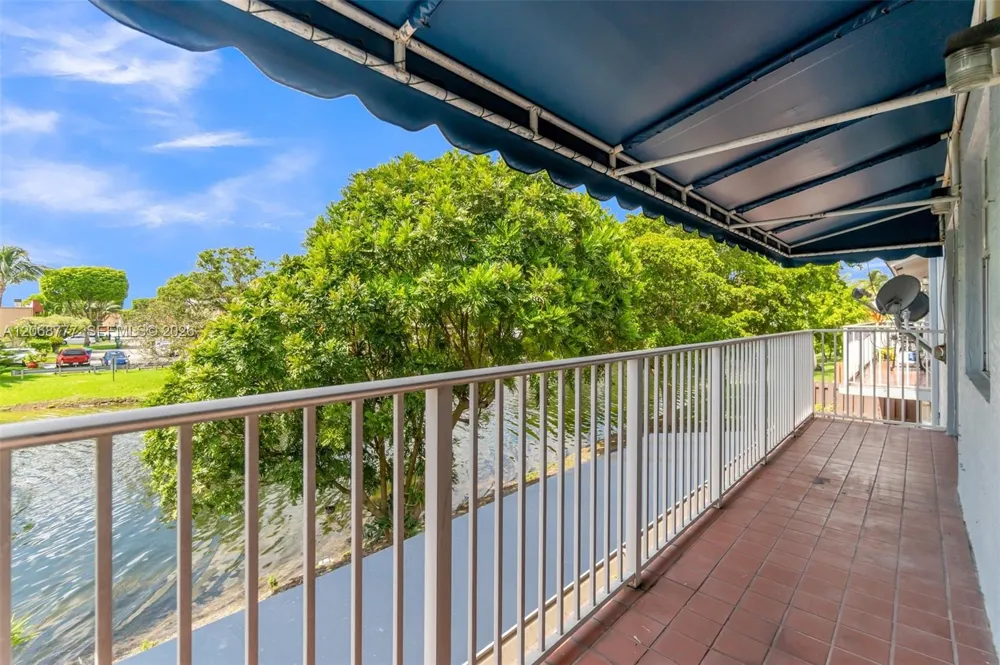 7070 NW 173rd Dr #304 Hialeah, FL 33015