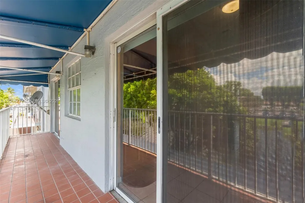 7070 NW 173rd Dr #304 Hialeah, FL 33015