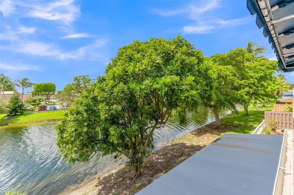 7070 NW 173rd Dr #304 Hialeah, FL 33015