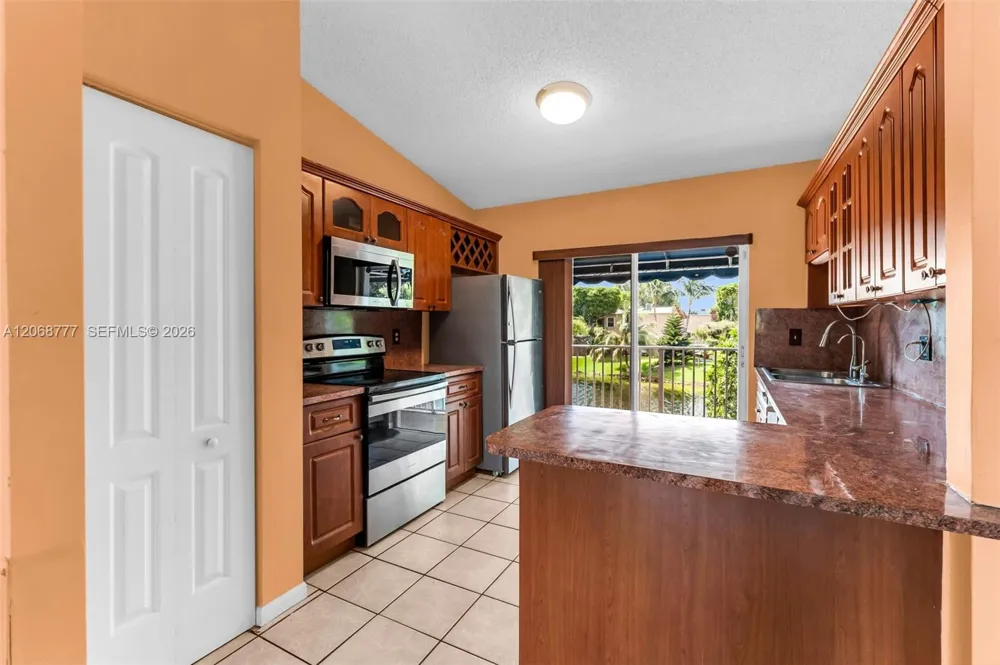 7070 NW 173rd Dr #304 Hialeah, FL 33015