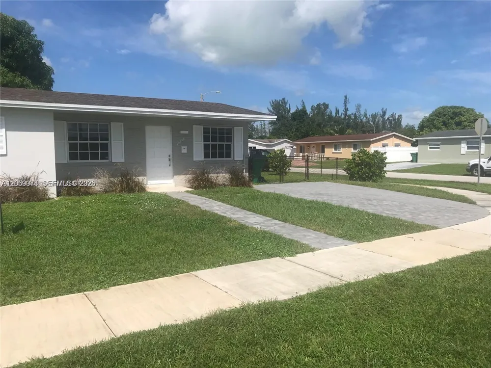 17940 NW 85th Ave Hialeah, FL 33015