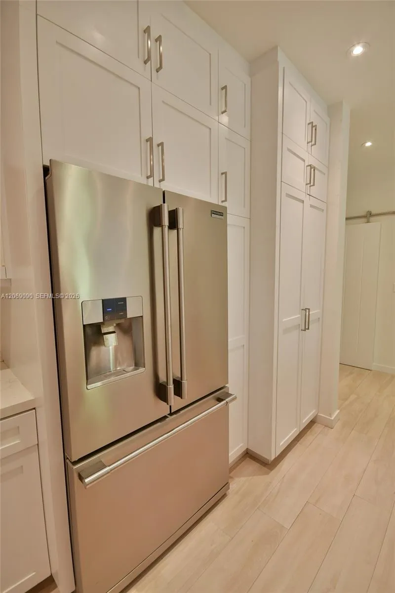 55 Ocean Lane Dr #4031 Key Biscayne, FL 33149