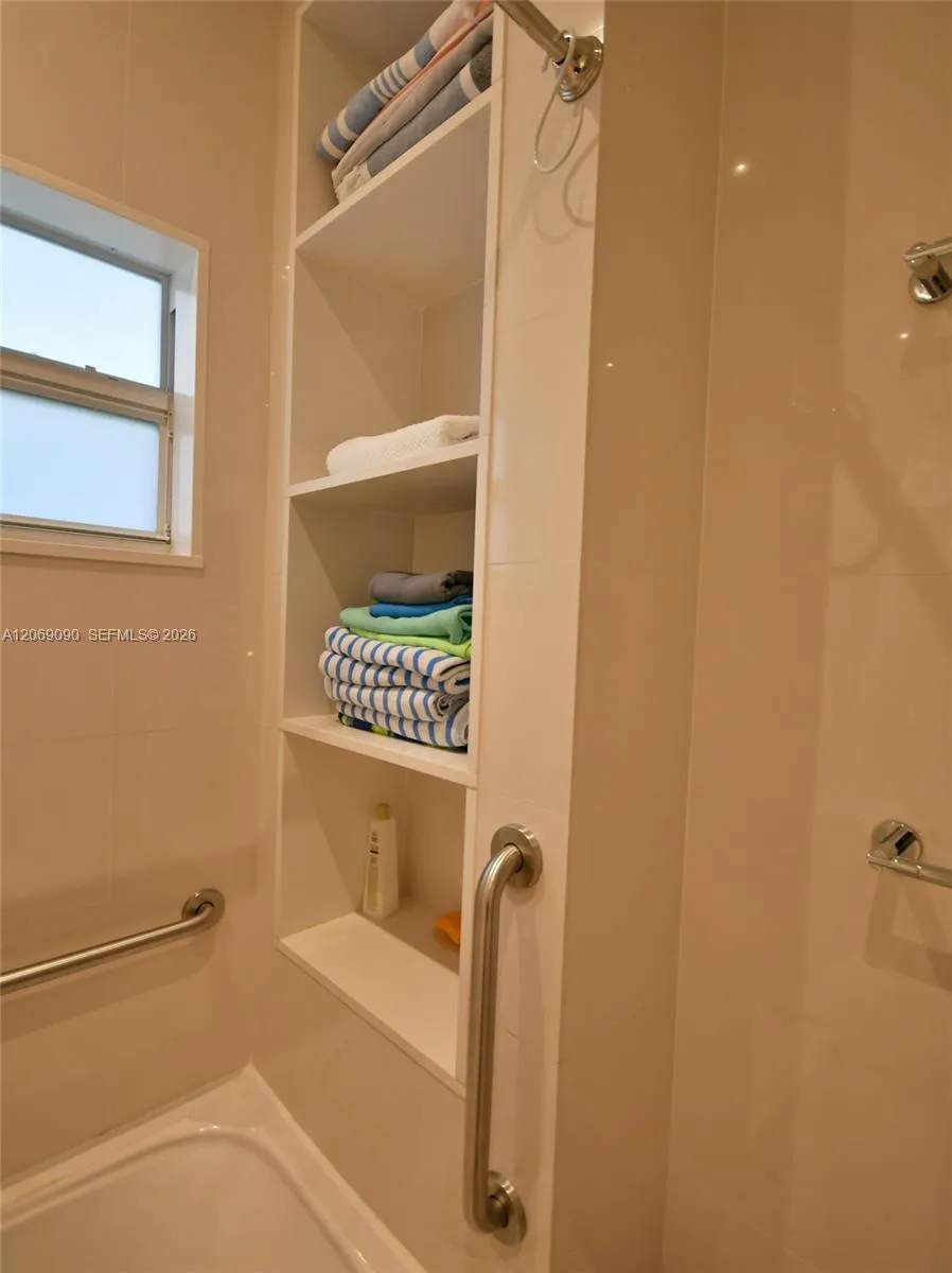 55 Ocean Lane Dr #4031 Key Biscayne, FL 33149