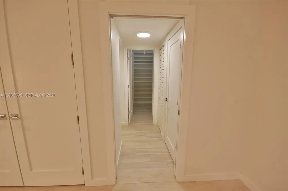 55 Ocean Lane Dr #4031 Key Biscayne, FL 33149