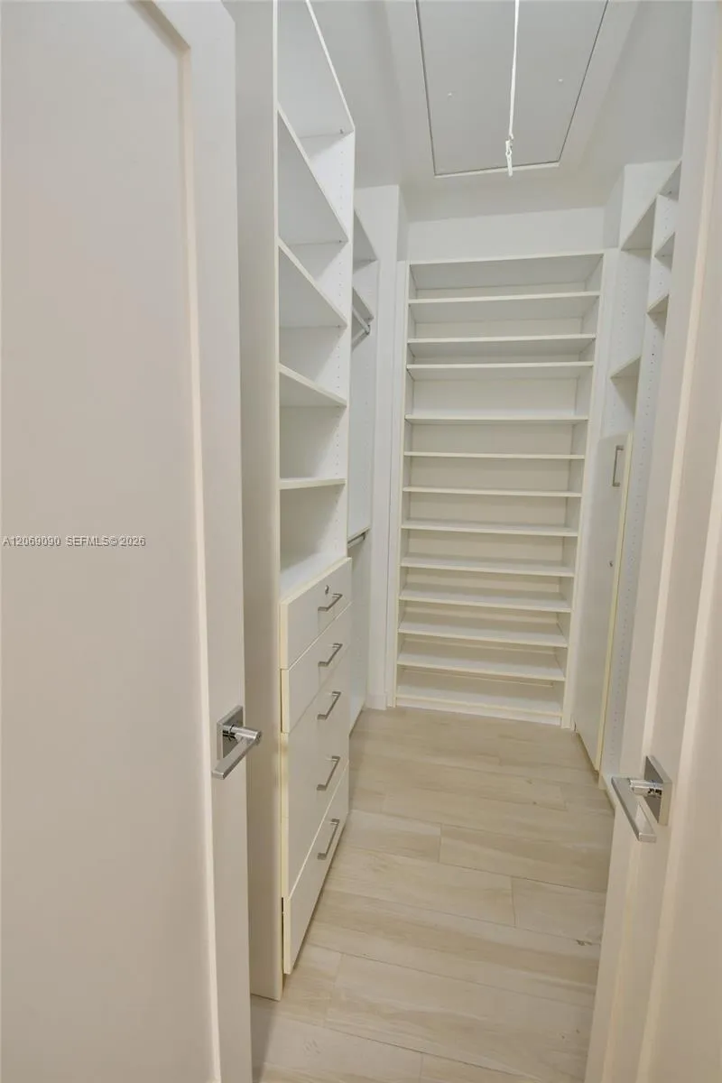 55 Ocean Lane Dr #4031 Key Biscayne, FL 33149