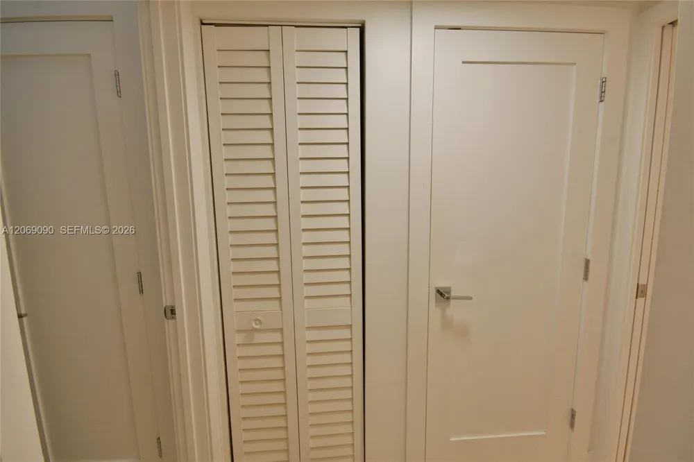 55 Ocean Lane Dr #4031 Key Biscayne, FL 33149