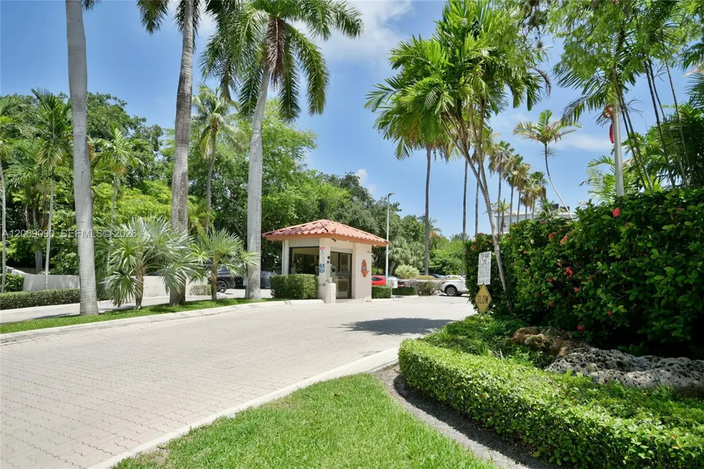 55 Ocean Lane Dr #4031 Key Biscayne, FL 33149