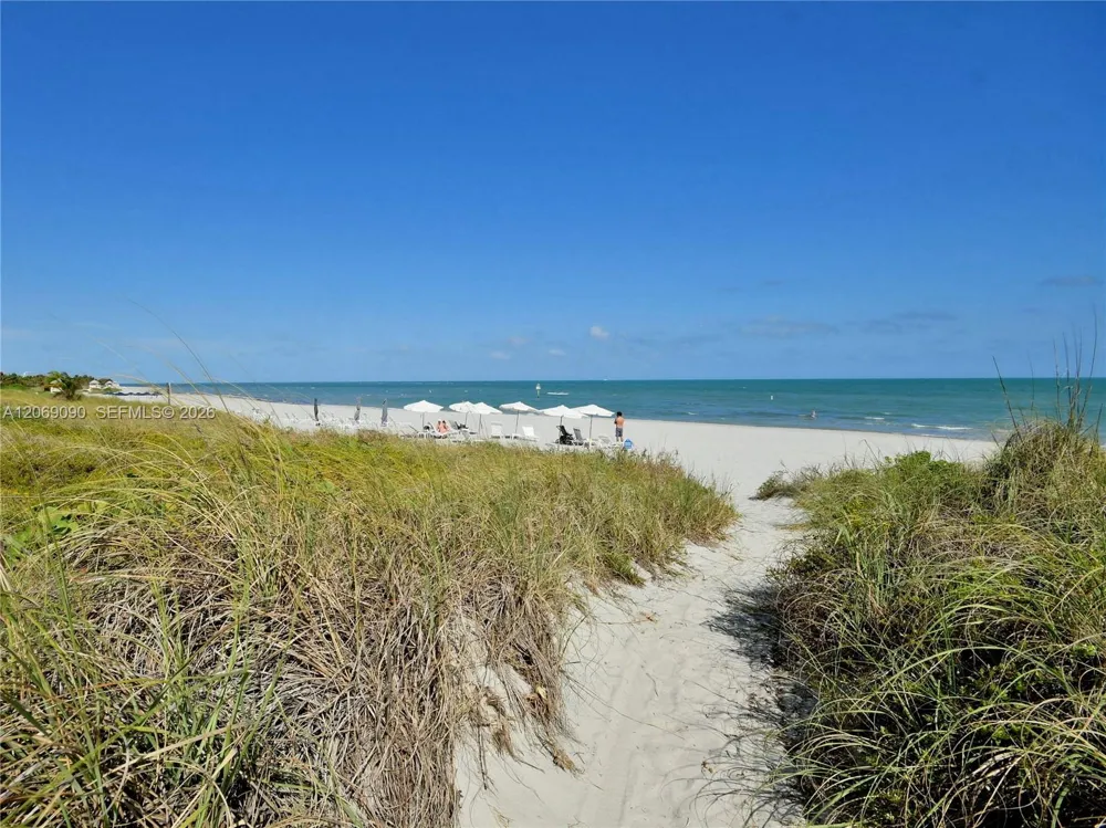 55 Ocean Lane Dr #4031 Key Biscayne, FL 33149