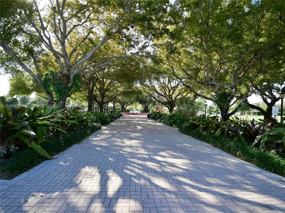 55 Ocean Lane Dr #4031 Key Biscayne, FL 33149
