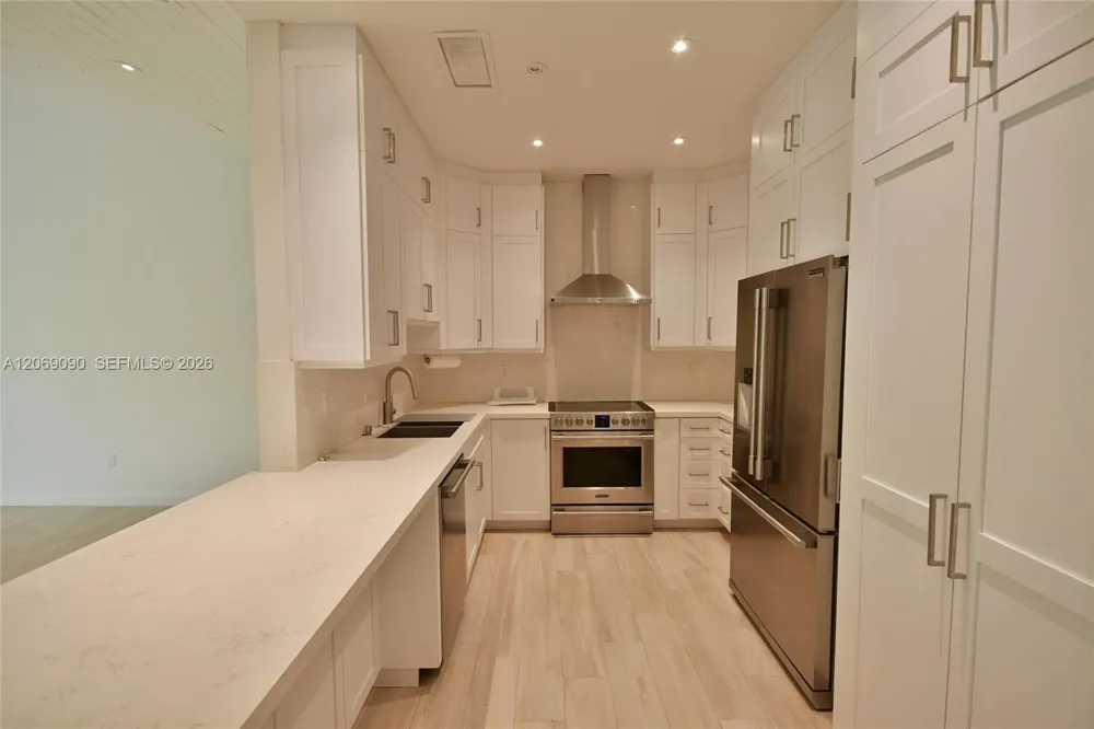 55 Ocean Lane Dr #4031 Key Biscayne, FL 33149