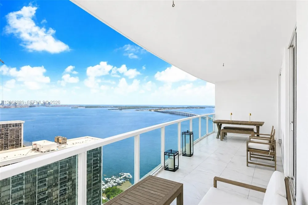 2101 Brickell Ave #3202 Miami, FL 33129
