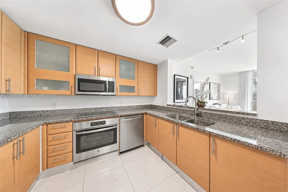 2101 Brickell Ave #3202 Miami, FL 33129