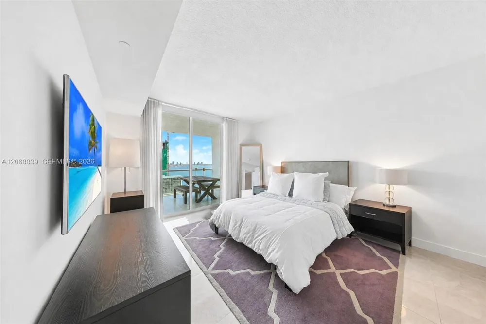 2101 Brickell Ave #3202 Miami, FL 33129